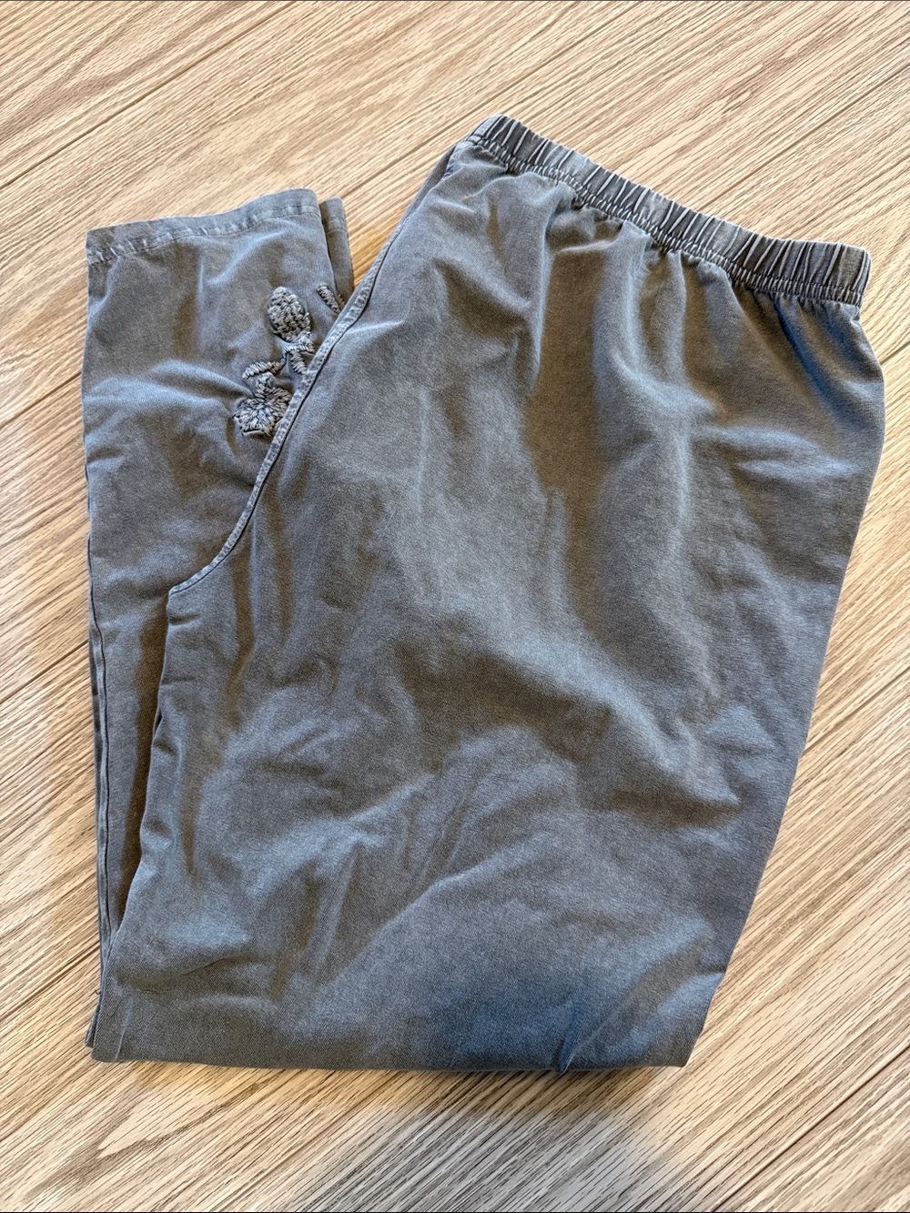 April Cornell Gray Elastic Waist Tapestry Leggings